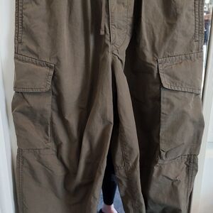 Uniqlo Women's Olive Cargo Pants